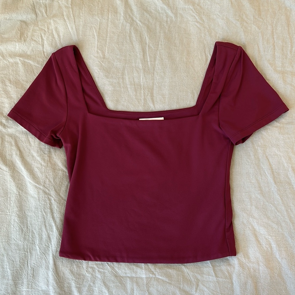 Like New Babaton Square Neck Tee by Aritzia size M
